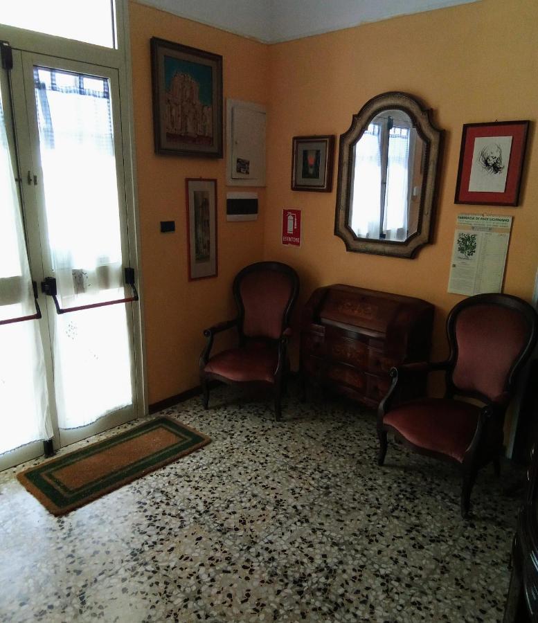 B&B Fenice Barocca Лечче Экстерьер фото